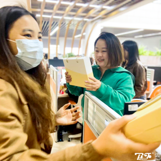 今天，是她的節(jié)日